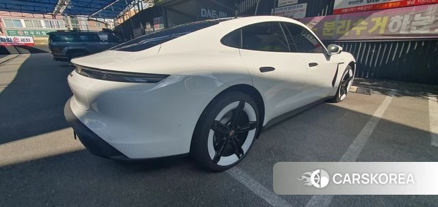 Porsche Taycan id 4660047 из Кореи 8