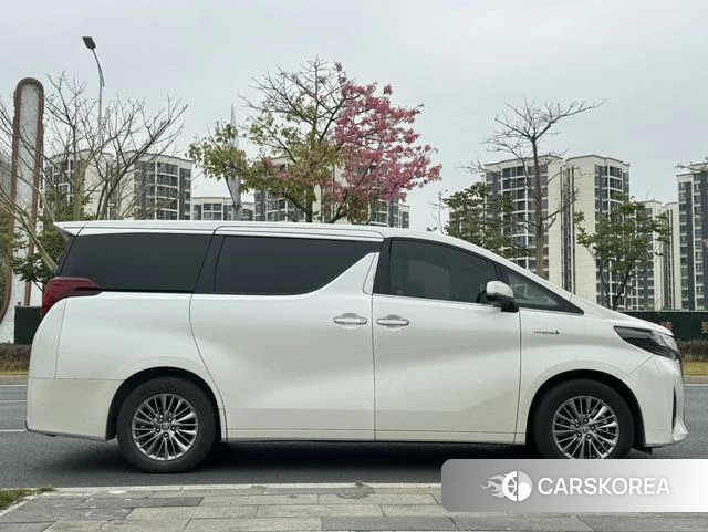 Toyota Alphard 2021 Белый из Китая, фото 3