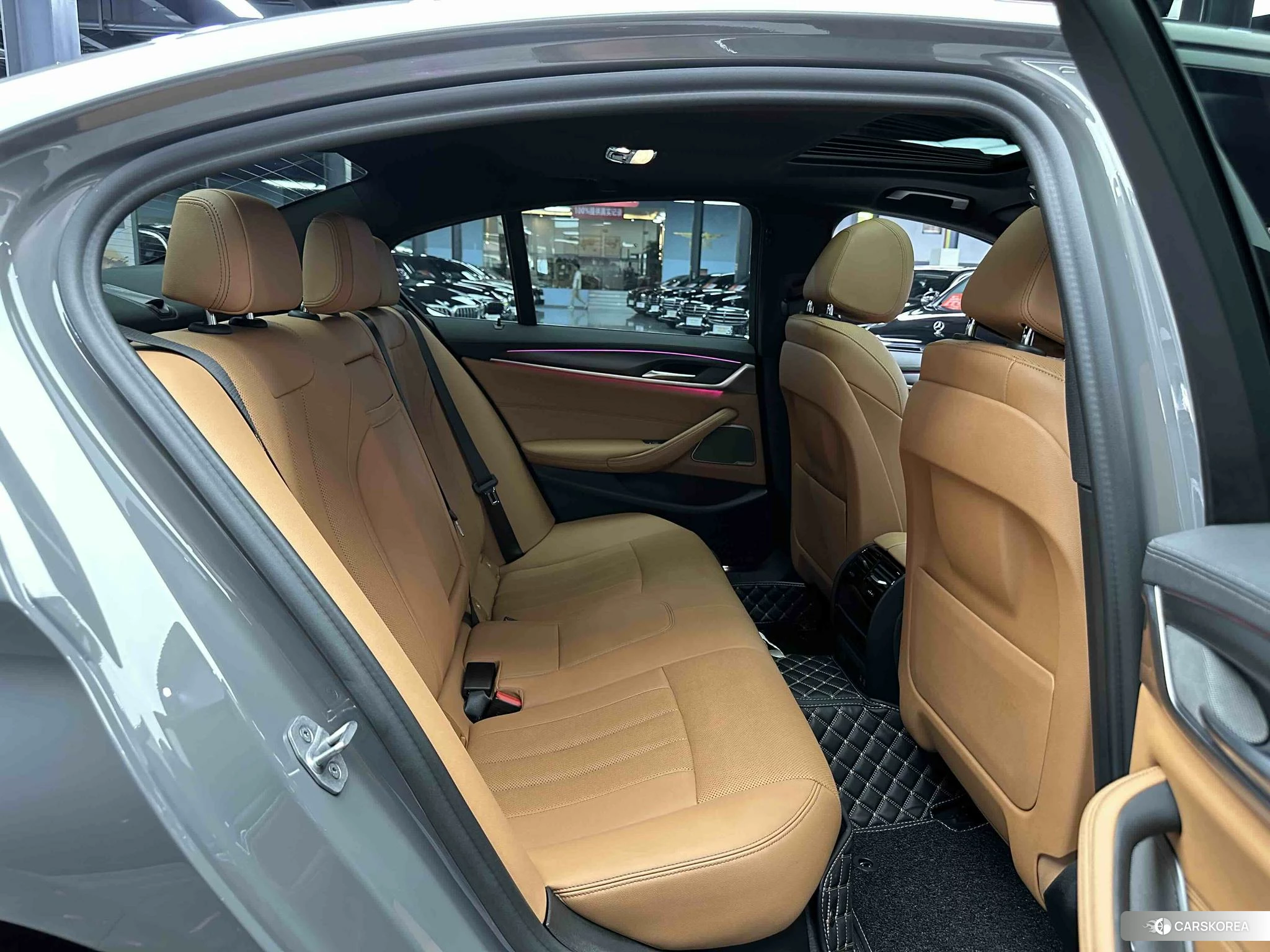 BMW 5 series 2020 Темно-серый из Китая, фото 2