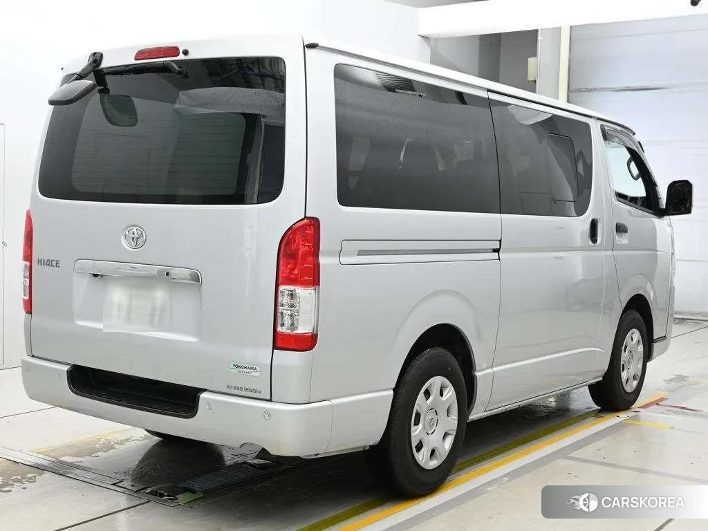Toyota HiAce Van 2021 из Японии, фото 2