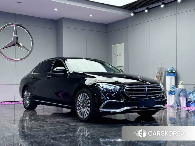 Mercedes-Benz E-Class 2023 Черный из Китая, фото 2