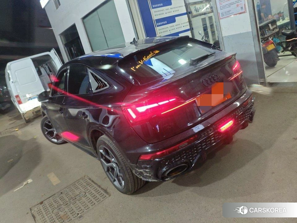 Audi Q5L 2020 Черный из Китая, фото 2