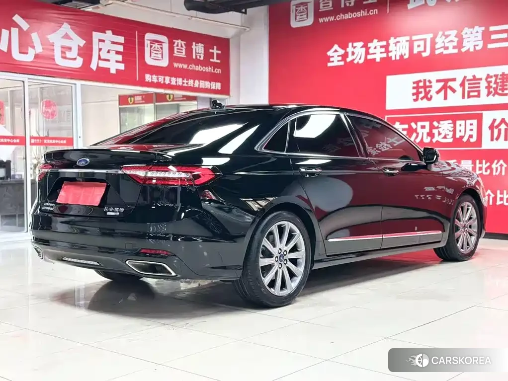 Ford Taurus 2022 Черный из Китая, фото 2