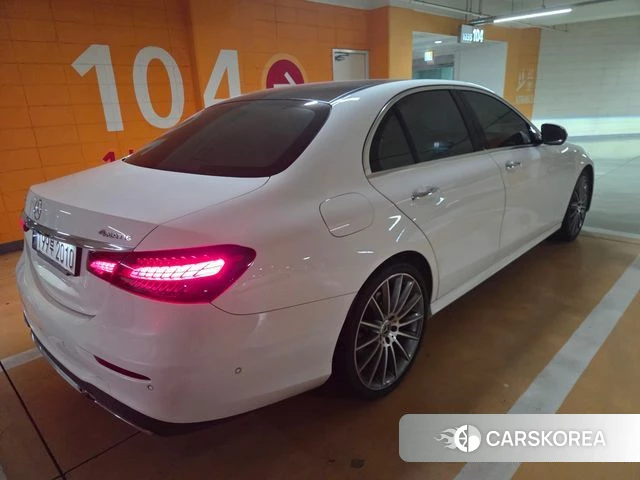 Mercedes-Benz E-Class W213 2021 Белый из Кореи, фото 2