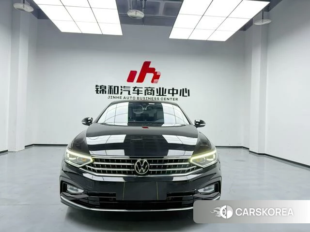 Volkswagen Magotan 2025 Черный из Китая, фото 2