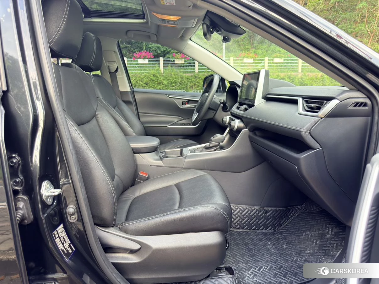 Toyota RAV4 2019 Черный из Китая, фото 2