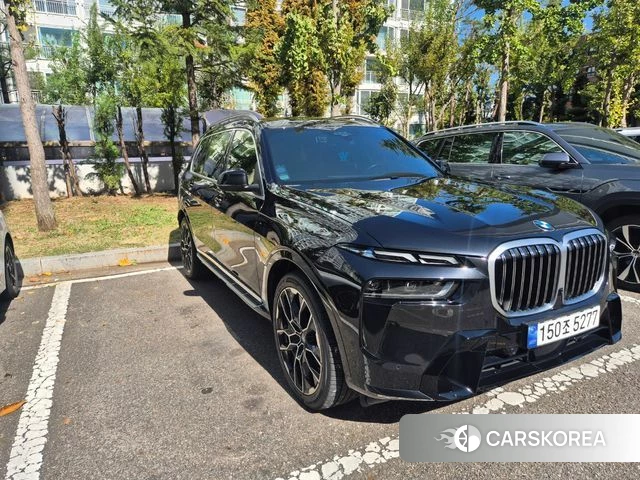 BMW X7 (G07) 2024 Черный из Кореи, фото 2