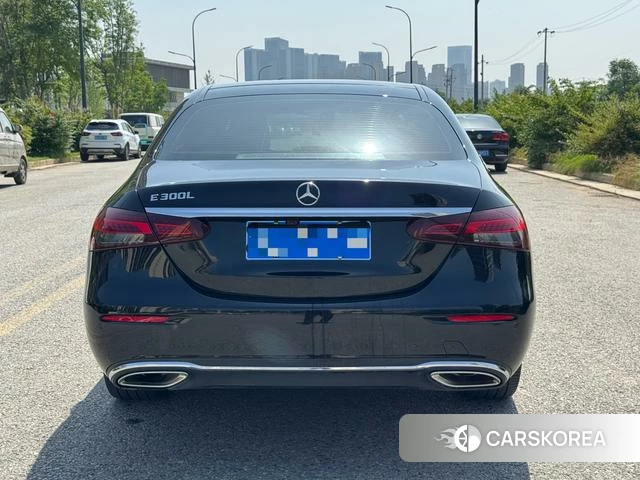 Mercedes-Benz E-Class 2021 Черный из Китая, фото 2