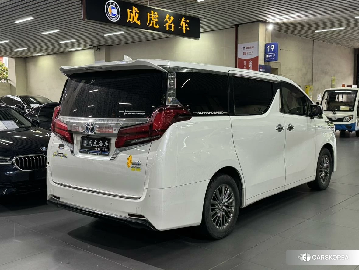 Toyota Alphard 2021 Белый из Китая, фото 2