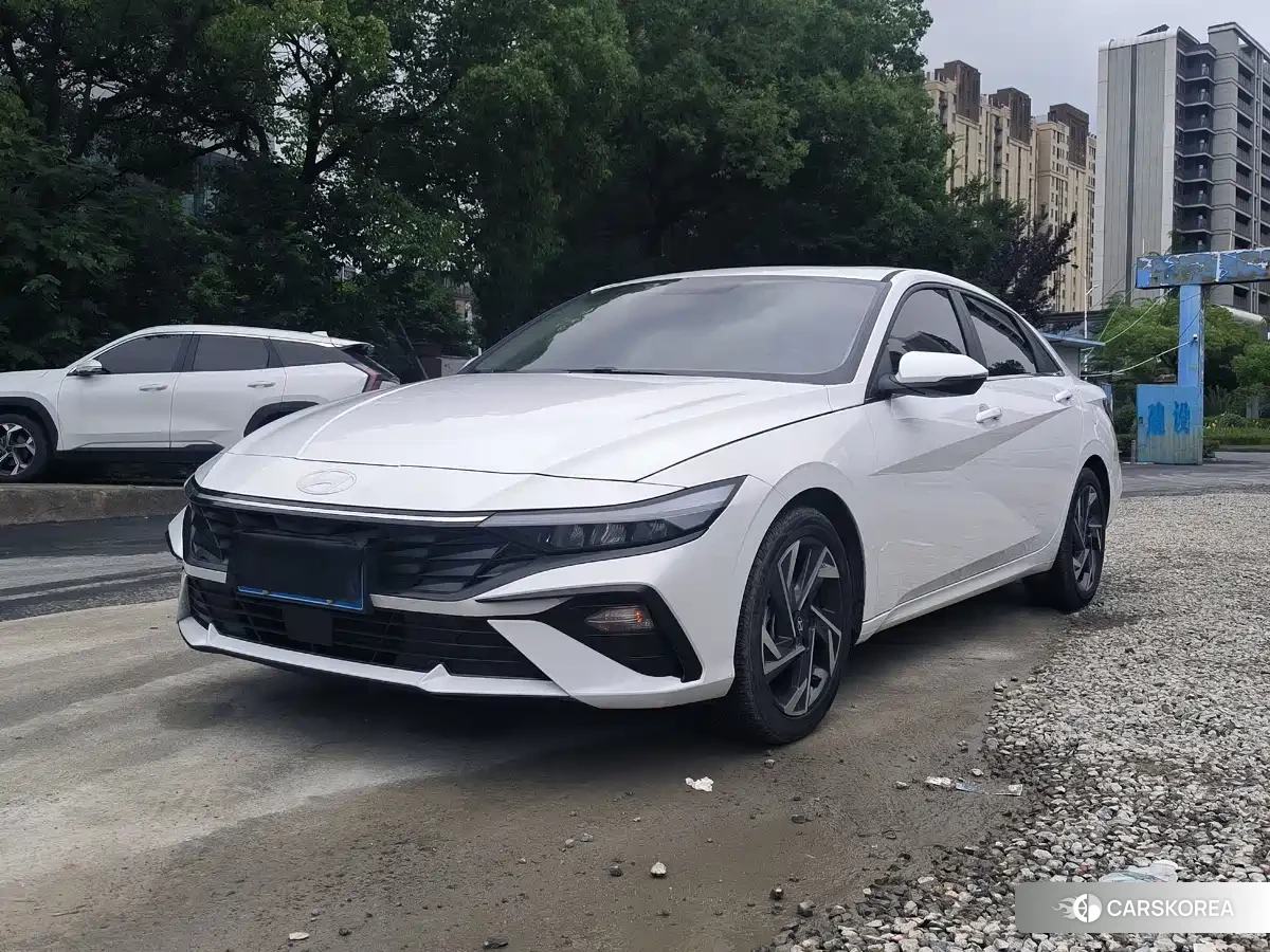 Hyundai Elantra 2026 Белый из Китая, фото 2
