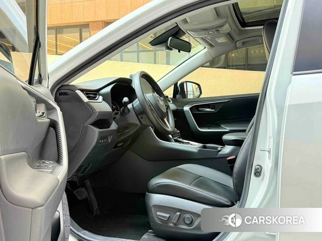 Toyota RAV4 2021 Белый из Китая, фото 3