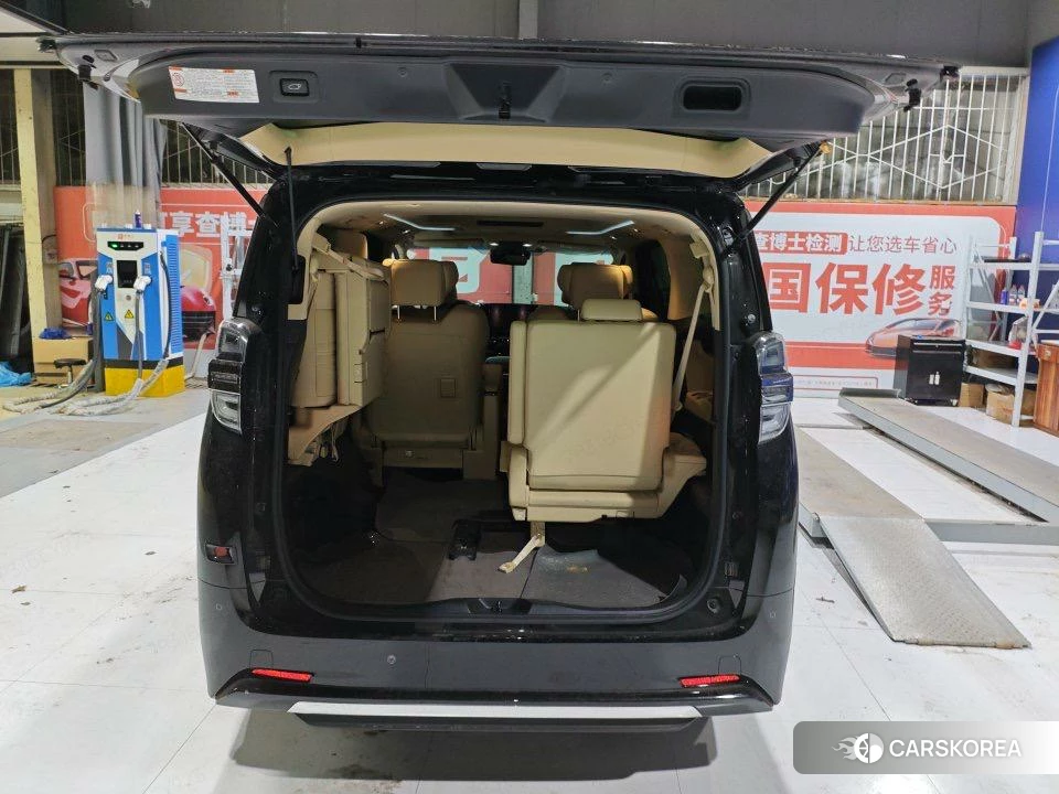 Toyota Vellfire 2021 Черный из Китая, фото 3