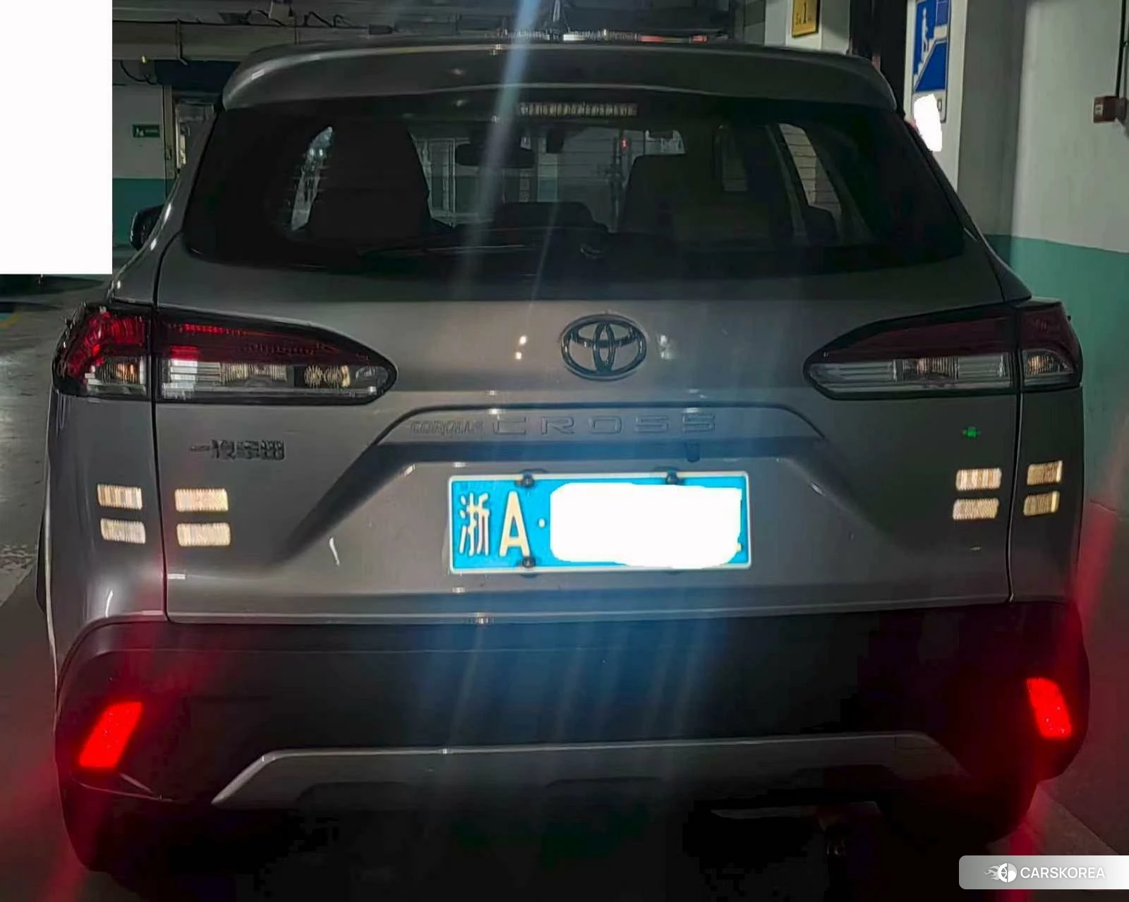 Toyota Corolla 2022 Серебристо-серый из Китая, фото 2