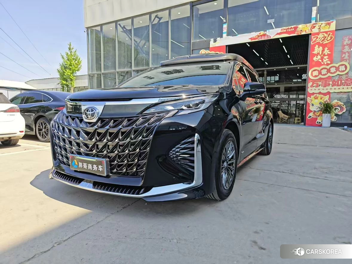 Toyota Sienna 2024 Черный из Китая, фото 6