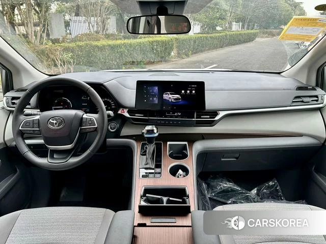 Toyota Sienna 2026 Белый из Китая, фото 4
