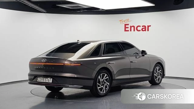 Hyundai Grandeur (GN7) id 5026897 из Кореи 12