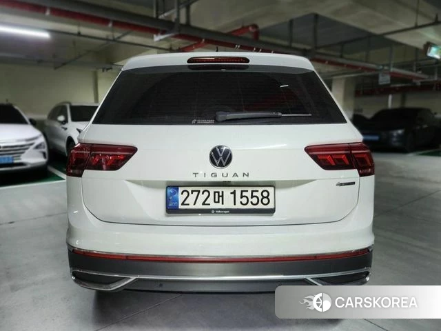 Volkswagen Tiguan second Generation 2022 Белый из Кореи, фото 2