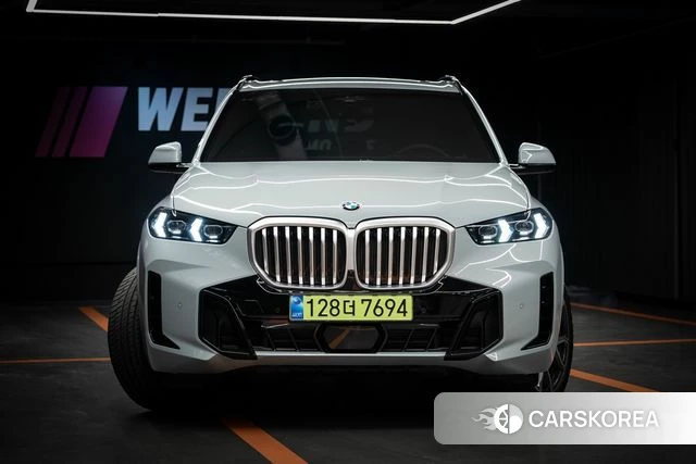 BMW X5 (G05) 2026 Светло-серебряный цвет из Кореи, фото 2
