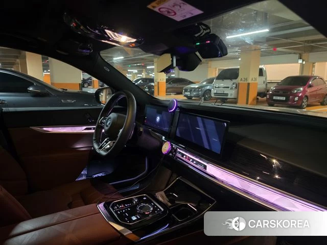 BMW 7 Series (G70) 2025 Черный из Кореи, фото 3