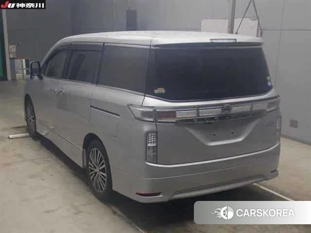 Nissan Elgrand 2018 из Японии, фото 2