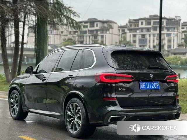 BMW X5 2021 Черный из Китая, фото 2