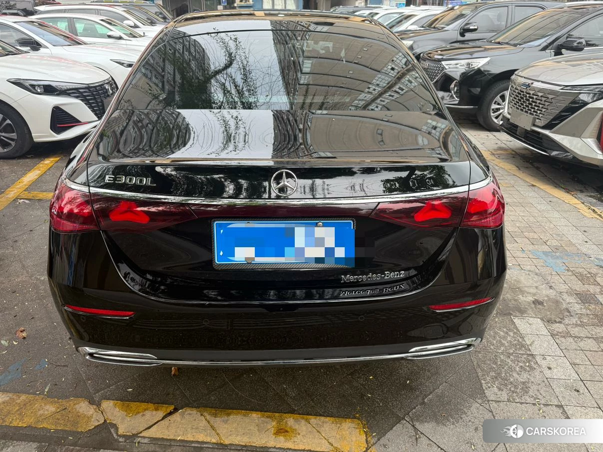 Mercedes-Benz E-Class 2023 Черный из Китая, фото 6