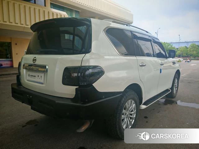 Nissan Patrol 2021 Белый из Китая, фото 2