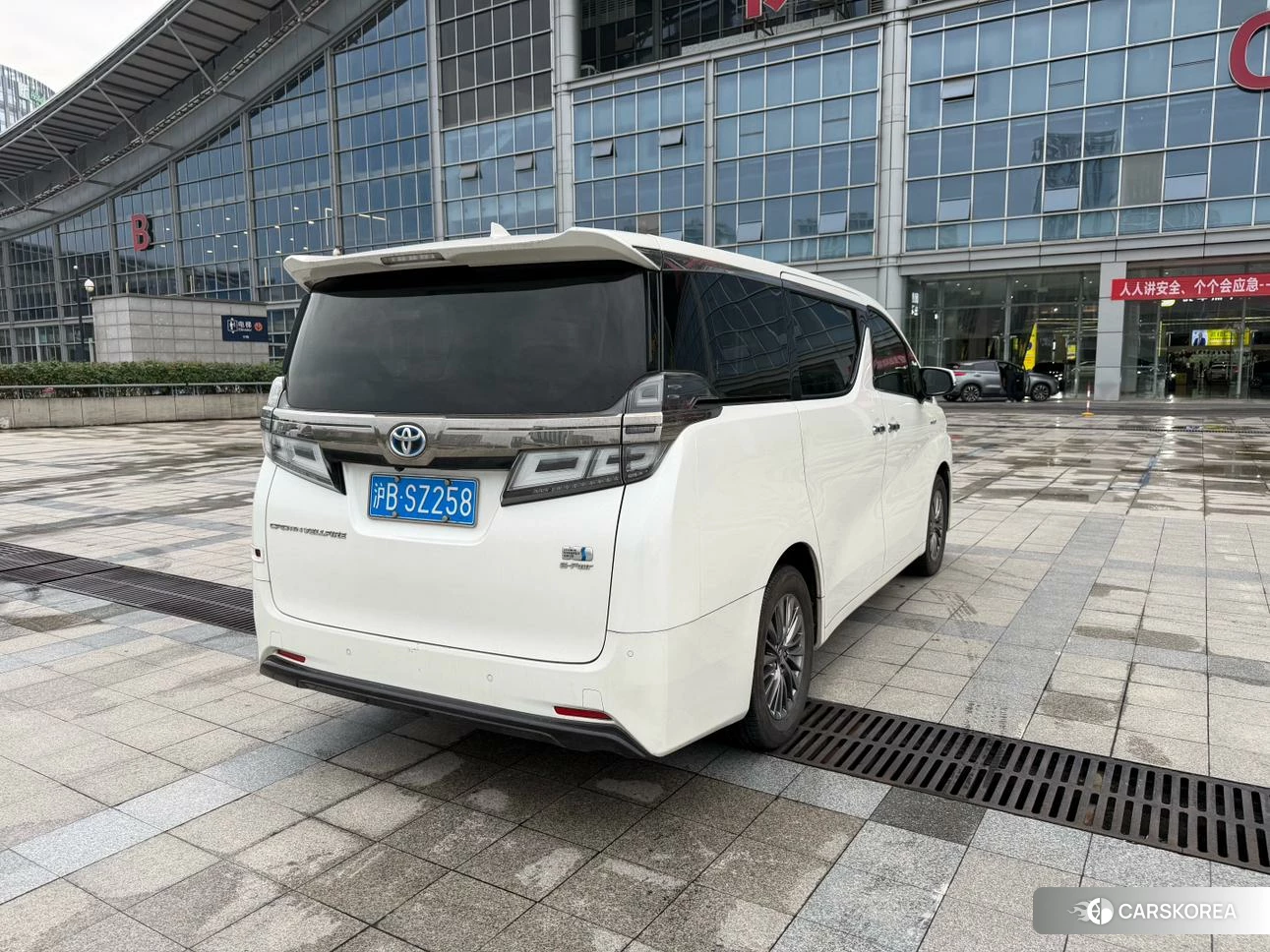 Toyota Vellfire 2021 Белый из Китая, фото 2