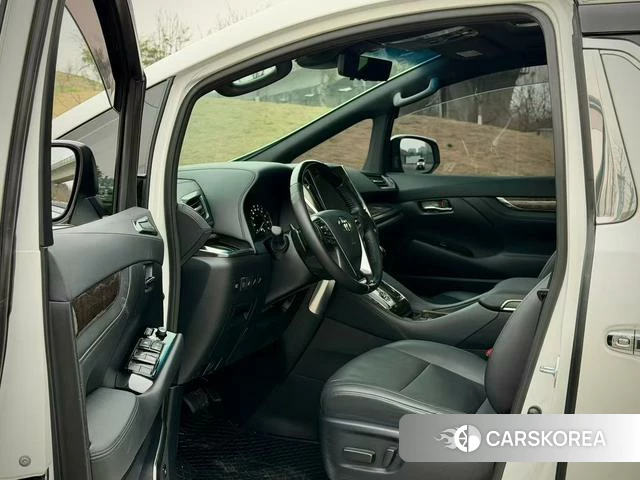 Toyota Vellfire 2022 Белый из Китая, фото 2
