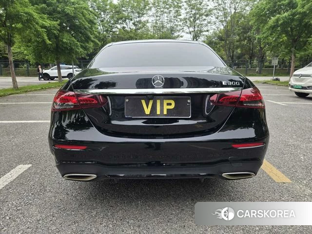 Mercedes-Benz E-Class 2021 Черный из Китая, фото 2