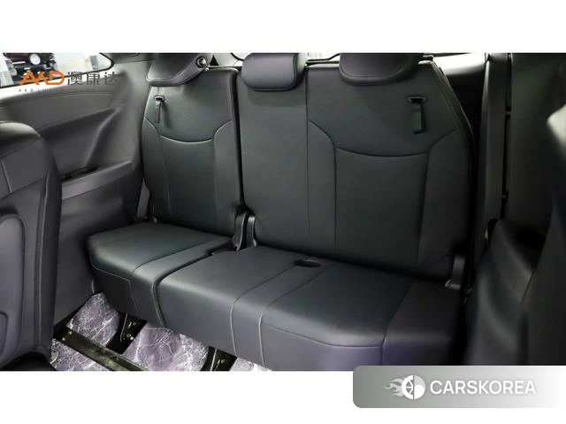 Toyota Granvia 2023 Белый из Китая, фото 3