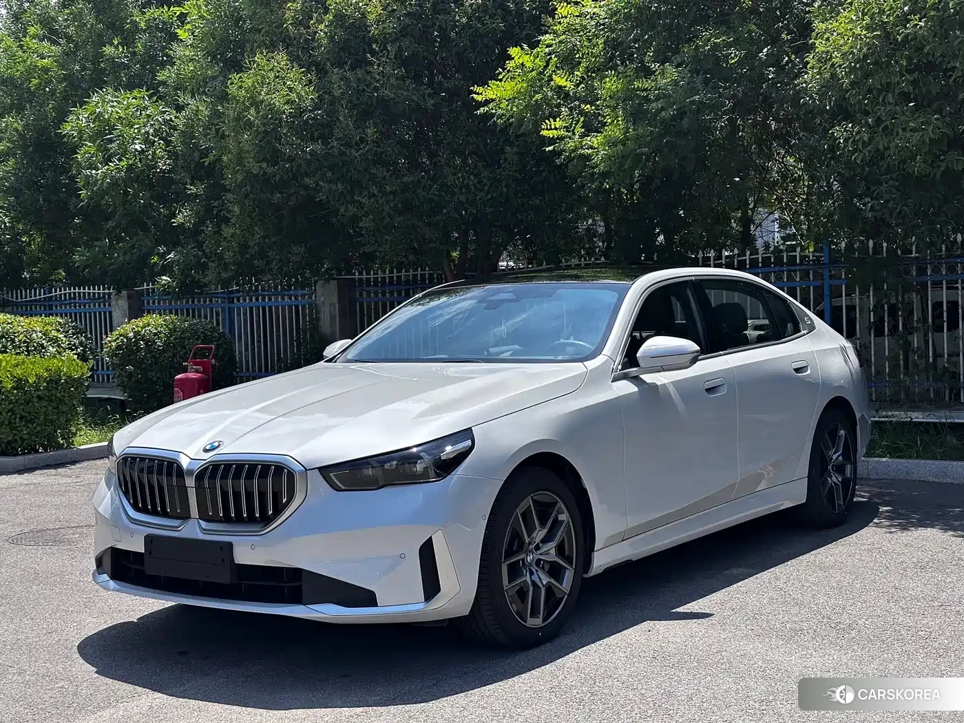 BMW 5 series 2025 Белый из Китая, фото 2