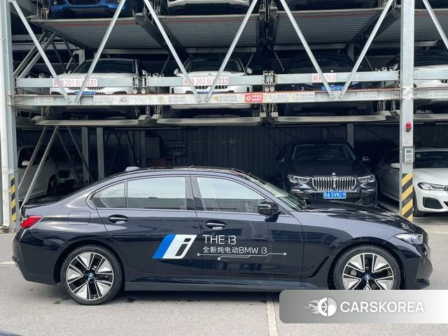 BMW i3 2023 Черный из Китая, фото 2