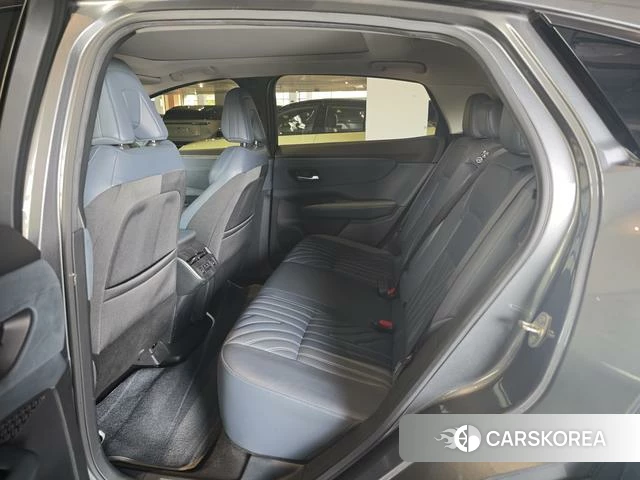 Nissan Ariya 2023 Серебристо-серый из Китая, фото 2