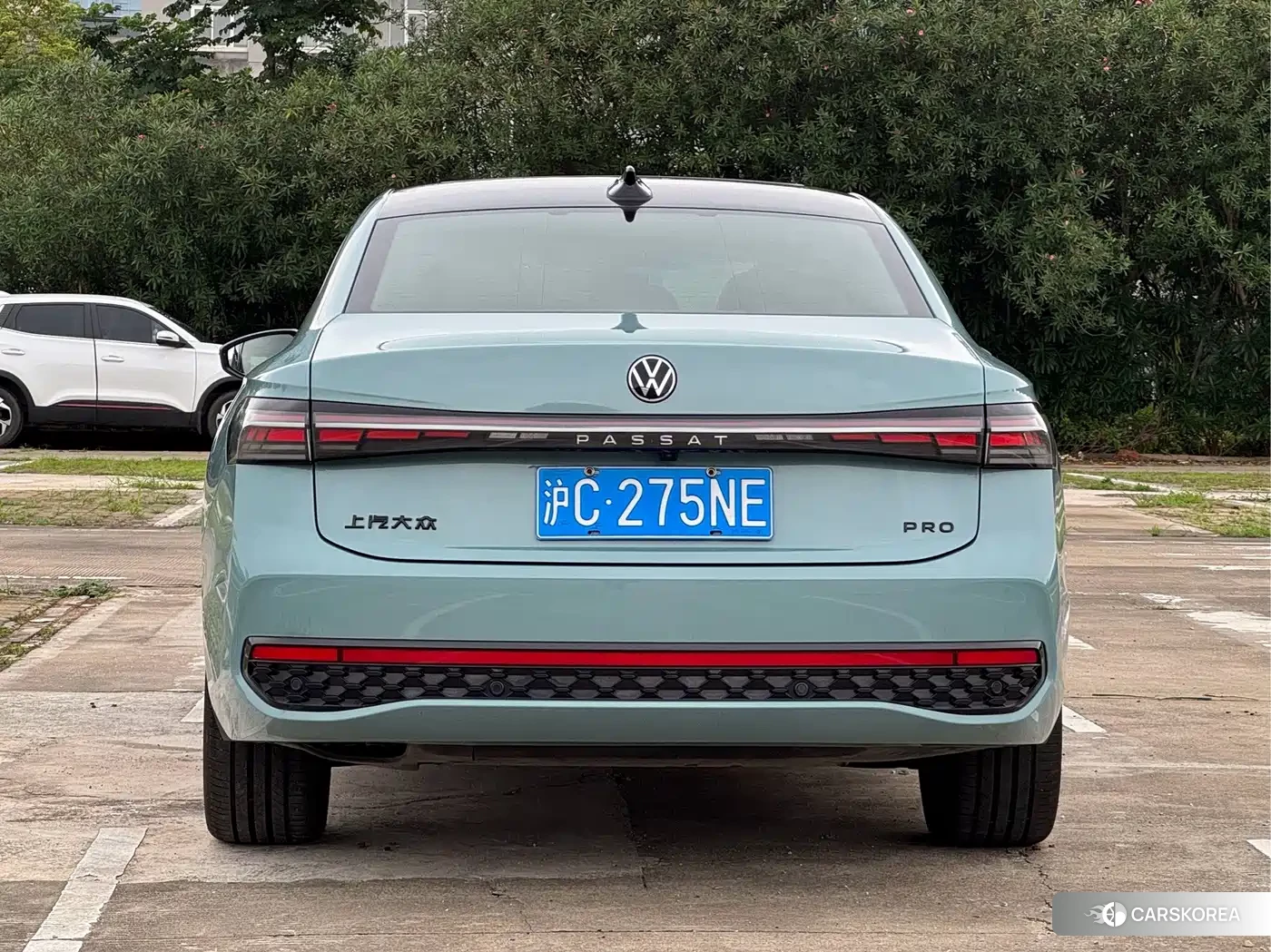 Volkswagen Passat 2024 Зеленый из Китая, фото 3