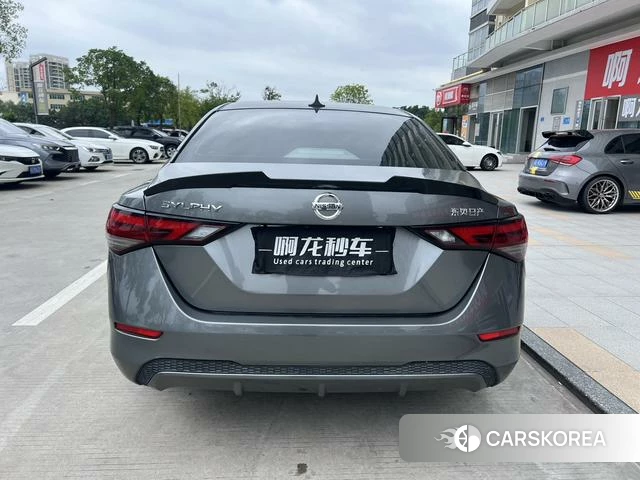 Nissan Sylphy 2021 Серебристо-серый из Китая, фото 2