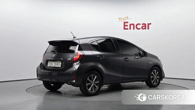 Toyota Prius C id 3834858 из Кореи 12