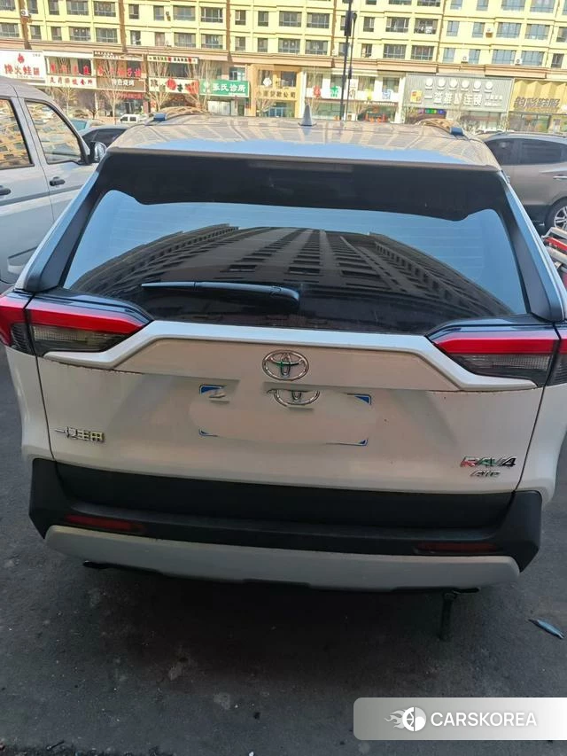Toyota RAV4 2024 Белый из Китая, фото 2