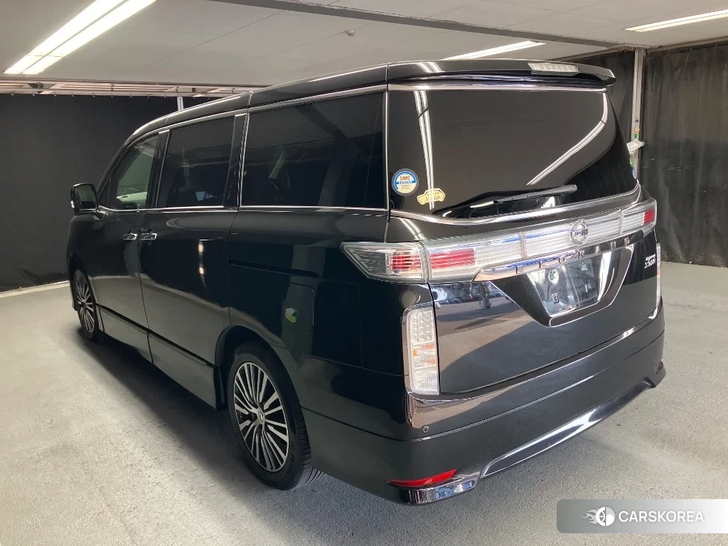 Nissan Elgrand 2018 из Японии, фото 2