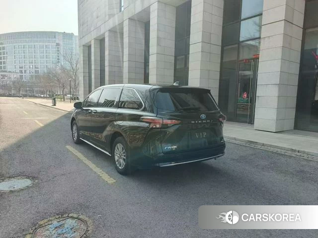 Toyota Sienna 2024 Черный из Китая, фото 2