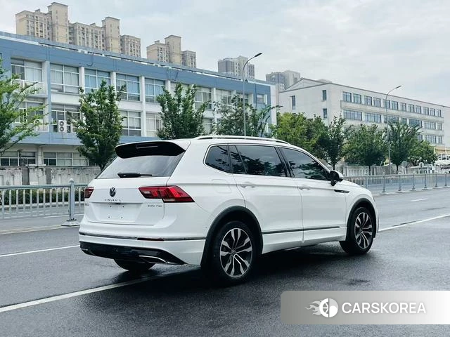 Volkswagen Tiguan L 2021 Белый из Китая, фото 2