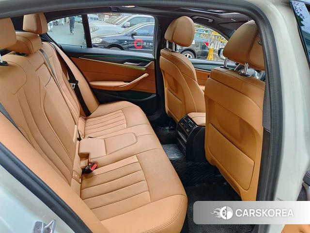 BMW 5 series 2022 Белый из Китая, фото 2