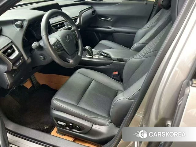Lexus UX 2021 Серебристо-серый из Китая, фото 2