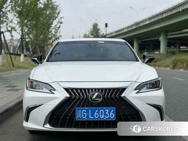 Lexus ES 2024 Белый из Китая, фото 2