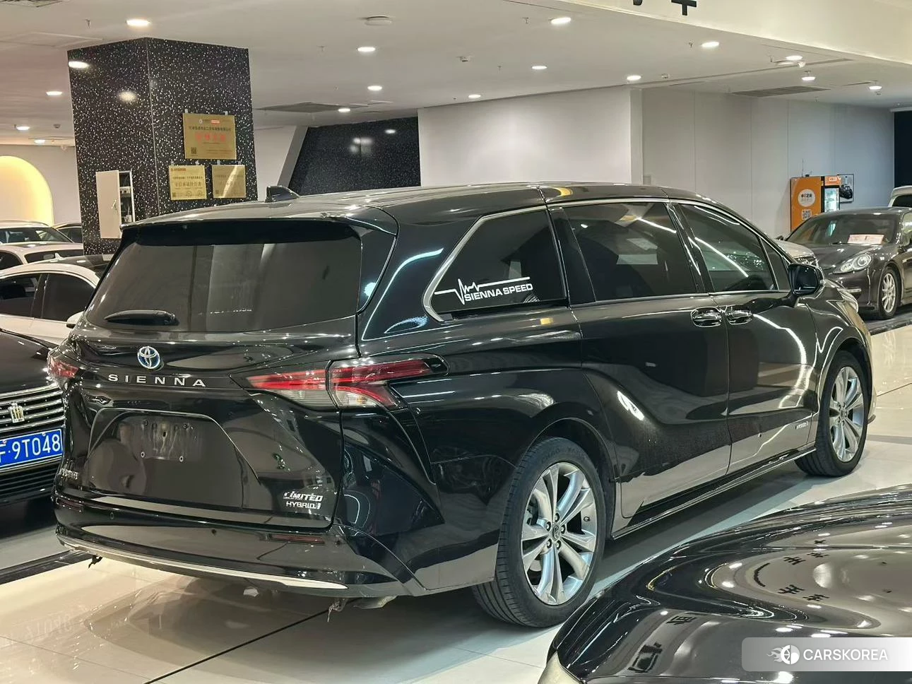 Toyota Sienna 2023 Черный из Китая, фото 2