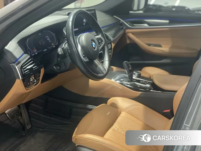 BMW 5 series 2021 Серебристо-серый из Китая, фото 5