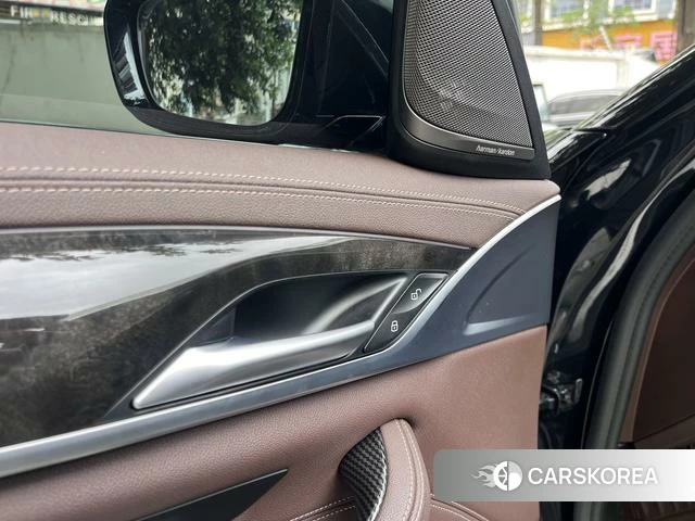 BMW 5 series 2021 Черный из Китая, фото 2