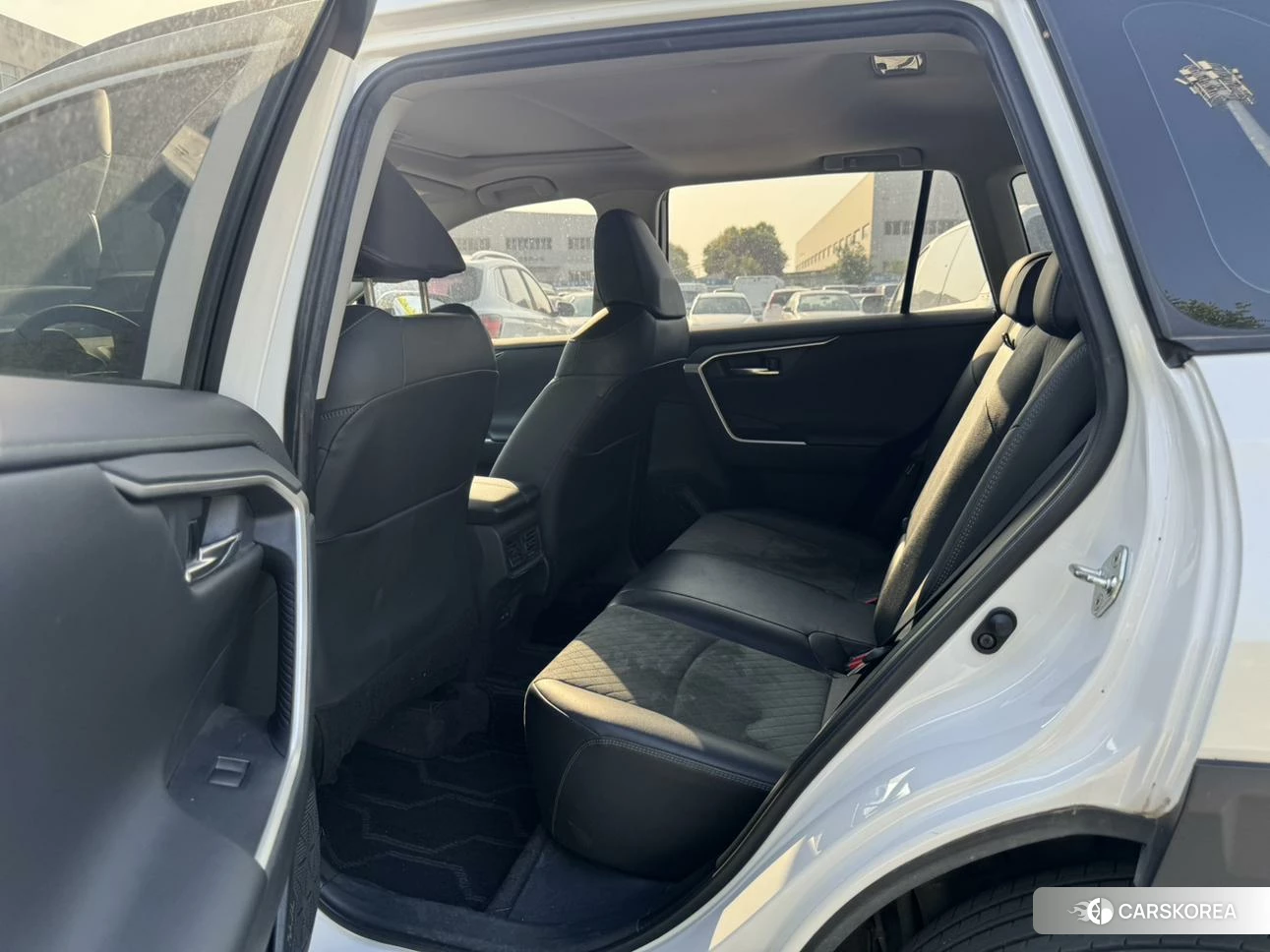 Toyota RAV4 2022 Белый из Китая, фото 2