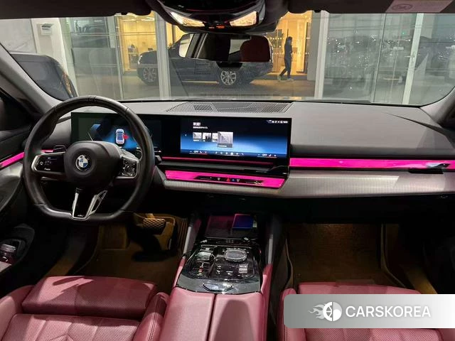 BMW 5 series 2024 Темно-серый из Китая, фото 2