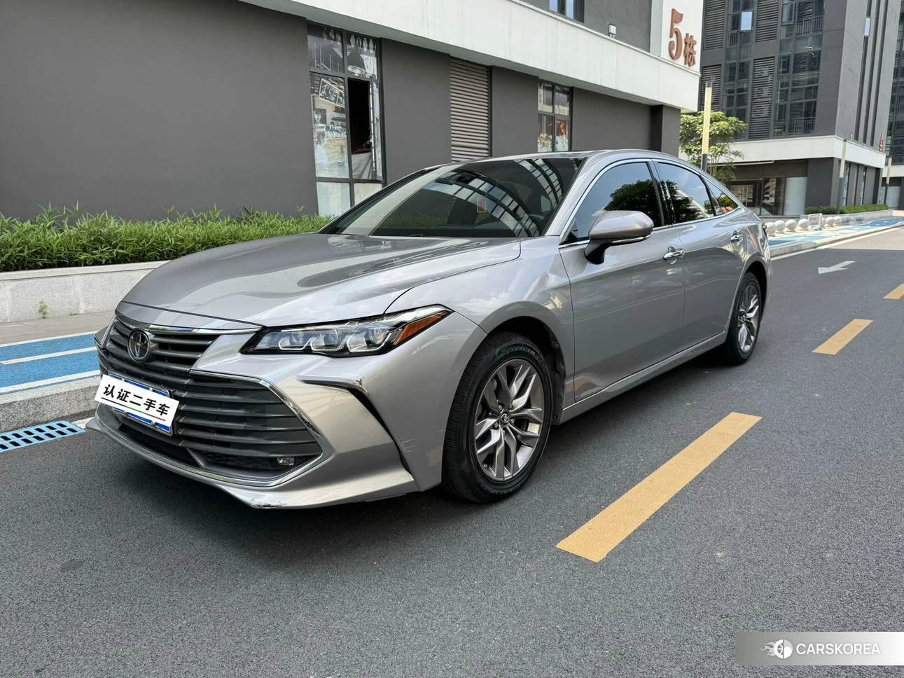 Toyota Avalon 2019 Серебристо-серый из Китая, фото 2